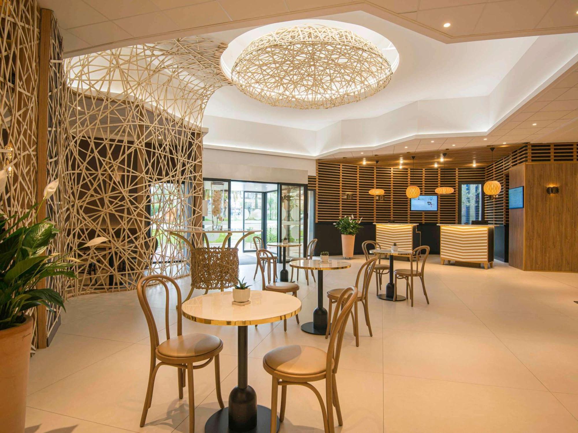 Novotel Nice Arenas Aeroport מראה חיצוני תמונה